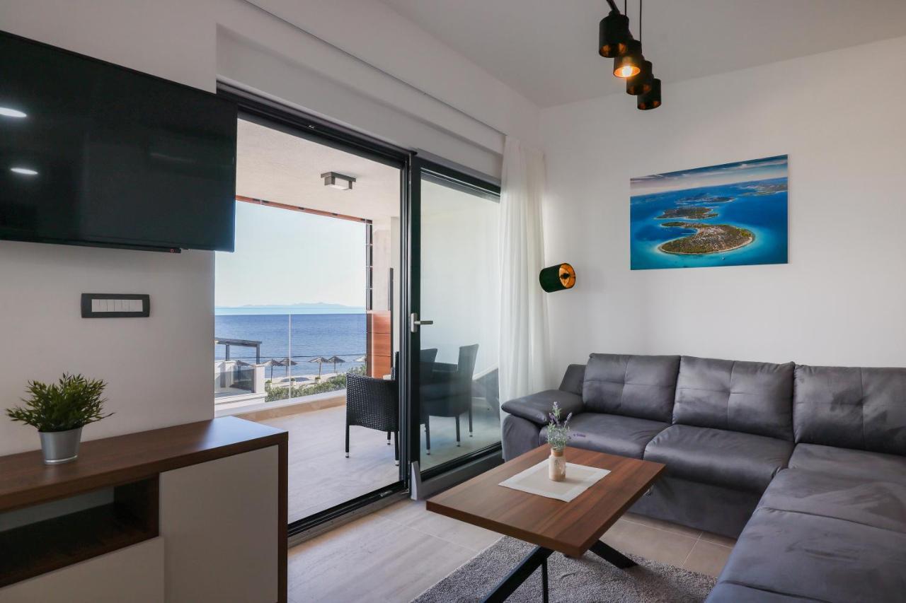 Mirakul Ii. Apartment Vir