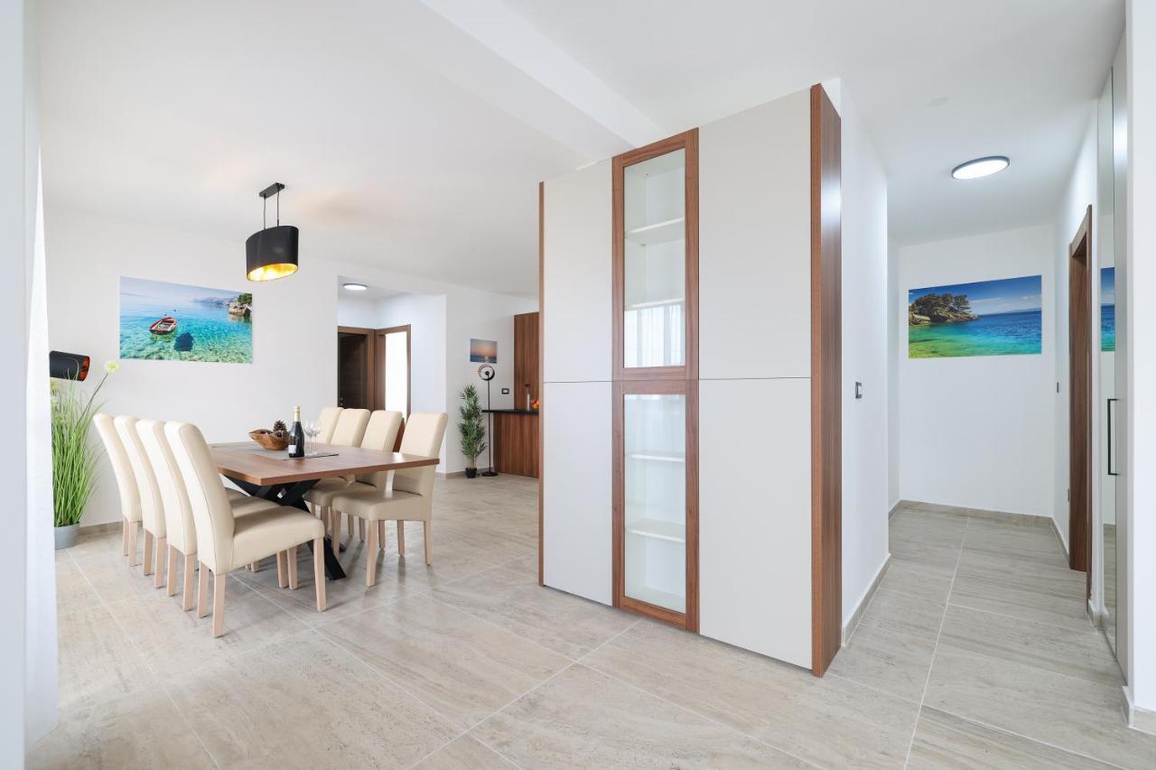 Mirakul Ii. Apartment Vir