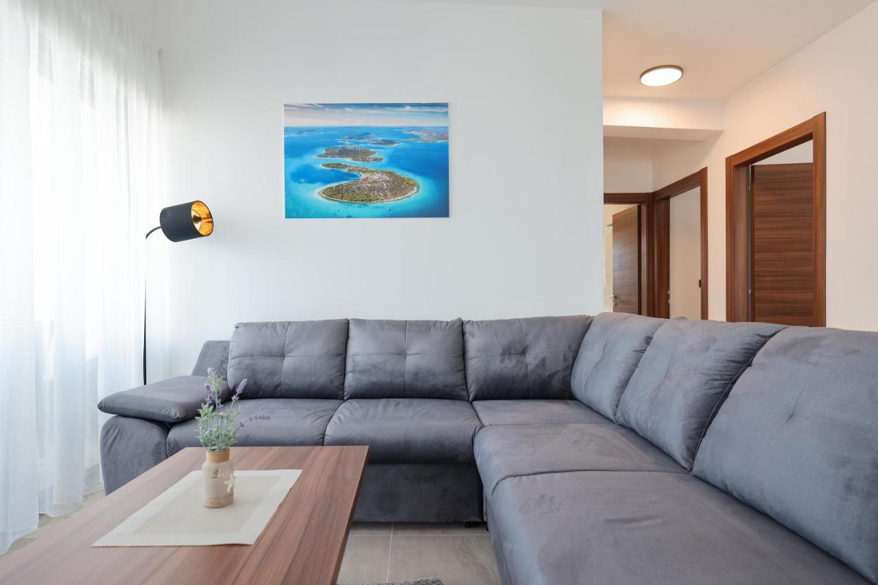 Mirakul Ii. Apartment Vir