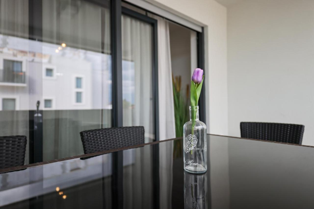 Mirakul Ii. Apartman *